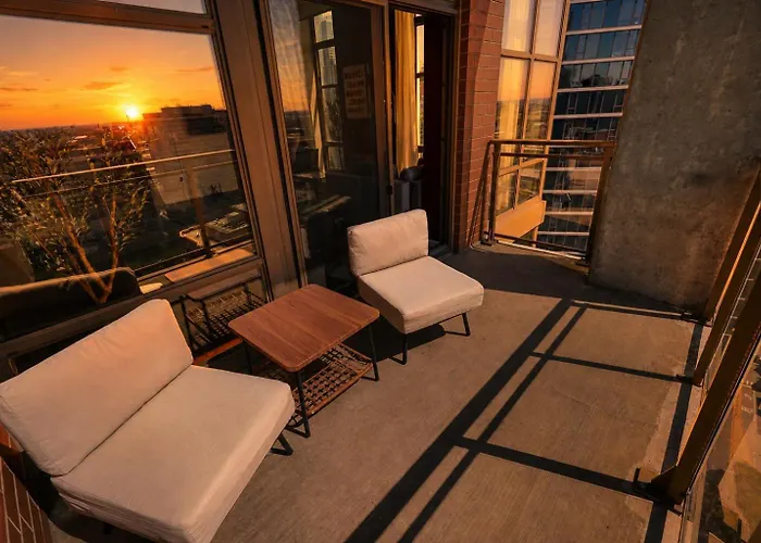 29th Floor 2br With Balcony And Gym *