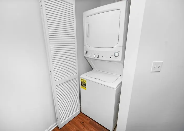 29th Floor 2br With Balcony And Gym * Chicago